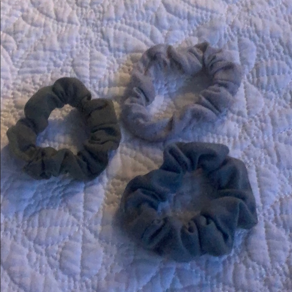 Mini scrunchies